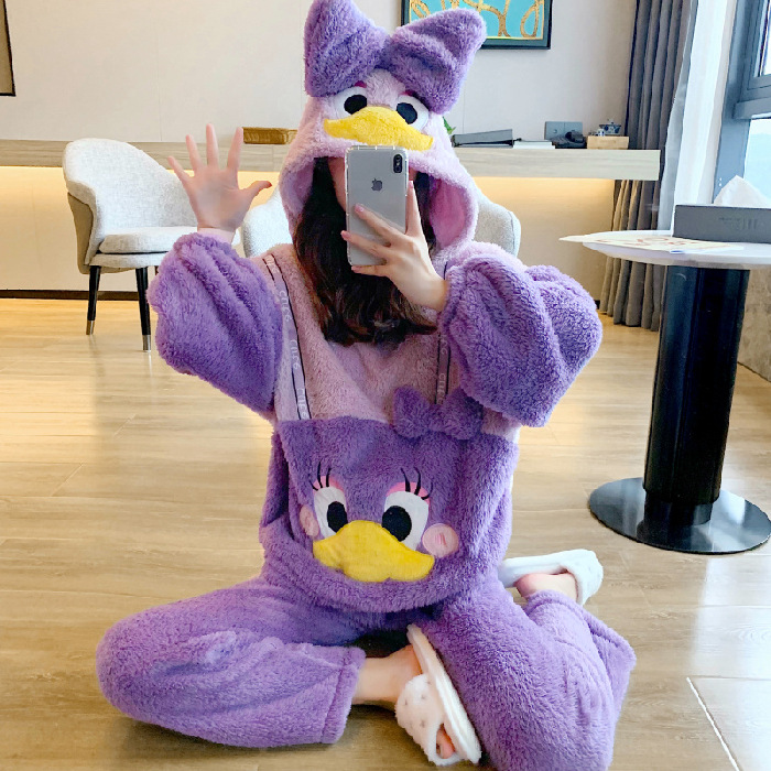 2023 popular Otoño e Invierno coral polar pijamas de manga larga engrosada de las mujeres de dibujos animados lindo felpa desgaste del hogar traje