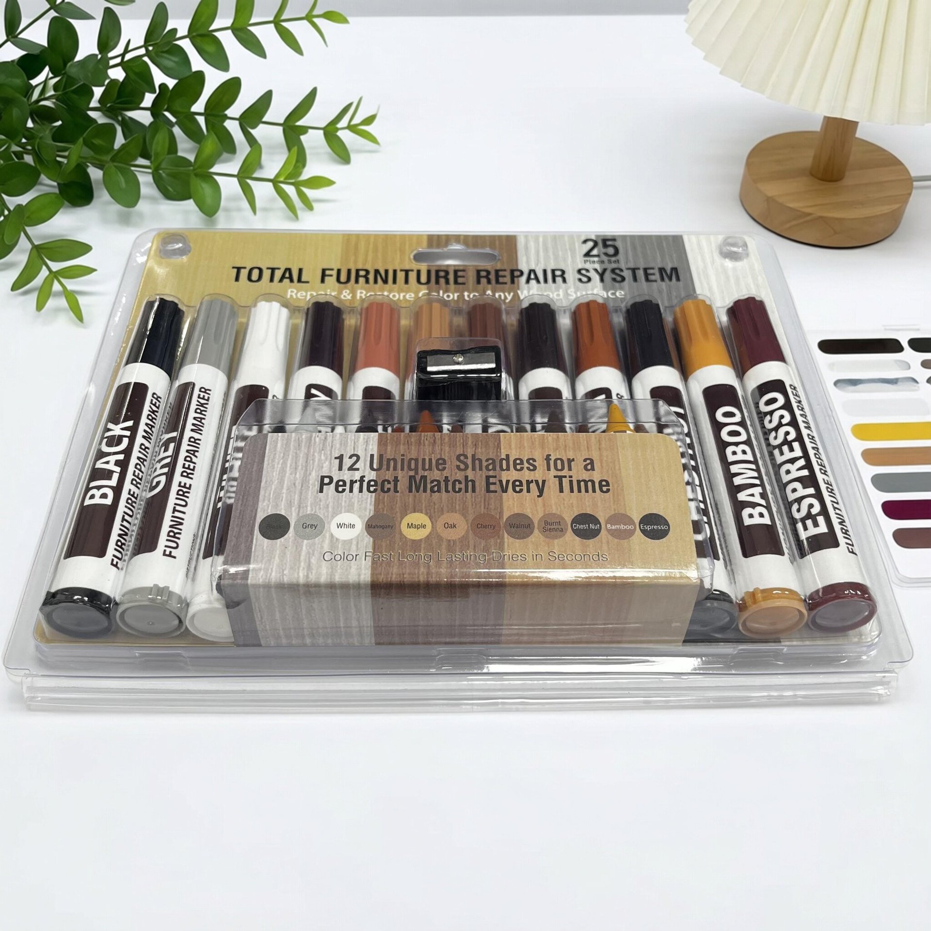 12 stylos + 12 crayons + taille-crayon