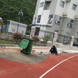 人造草坪足球场建设：绿色梦想的新篇章