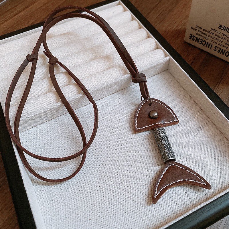 Nuevo estilo de cuero chino, colgante, collar de borlas, estilo étnico femenino, cadena de suéter retro de nicho, moda, artículos de alta gama