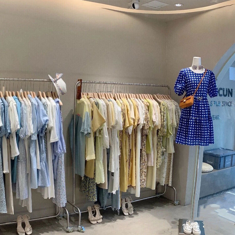 不锈钢衣架落地