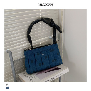 Micocah�¿����Ů �zӡ�A�cС���� �����Yţ�а��μ�б����ٴ�