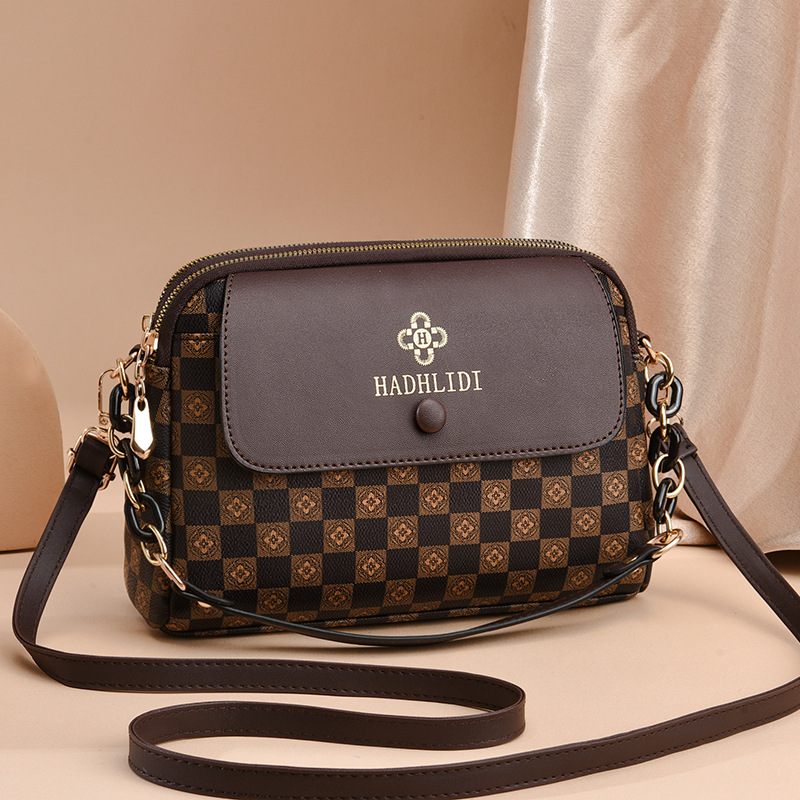 2023 New Fashion Small Bag Women's Middle Aged Women's Bag Large Capacity Soft Leather Mom's Bag One Shoulder Fashion Bag_voghion.com