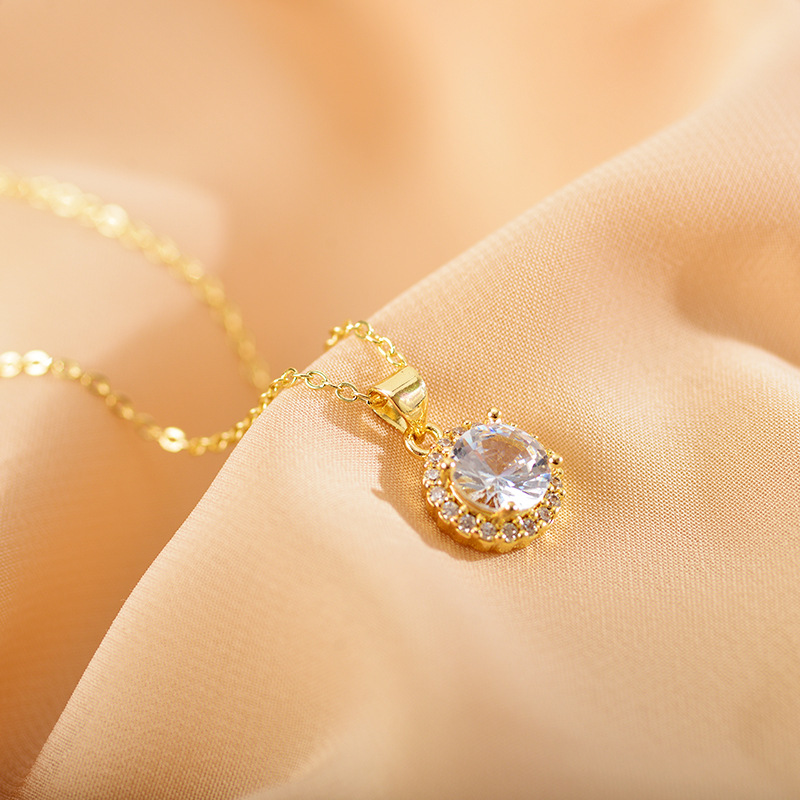 Sweet Round Copper Gold Plated Artificial Rhinestones Pendant Necklace 1 Piece