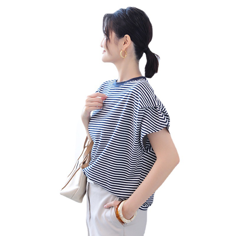 Estilo japonés transfronterizo artístico simple delgada suelta a rayas manga corta Camiseta diseño cuello redondo manga de murciélagos estilo coreano