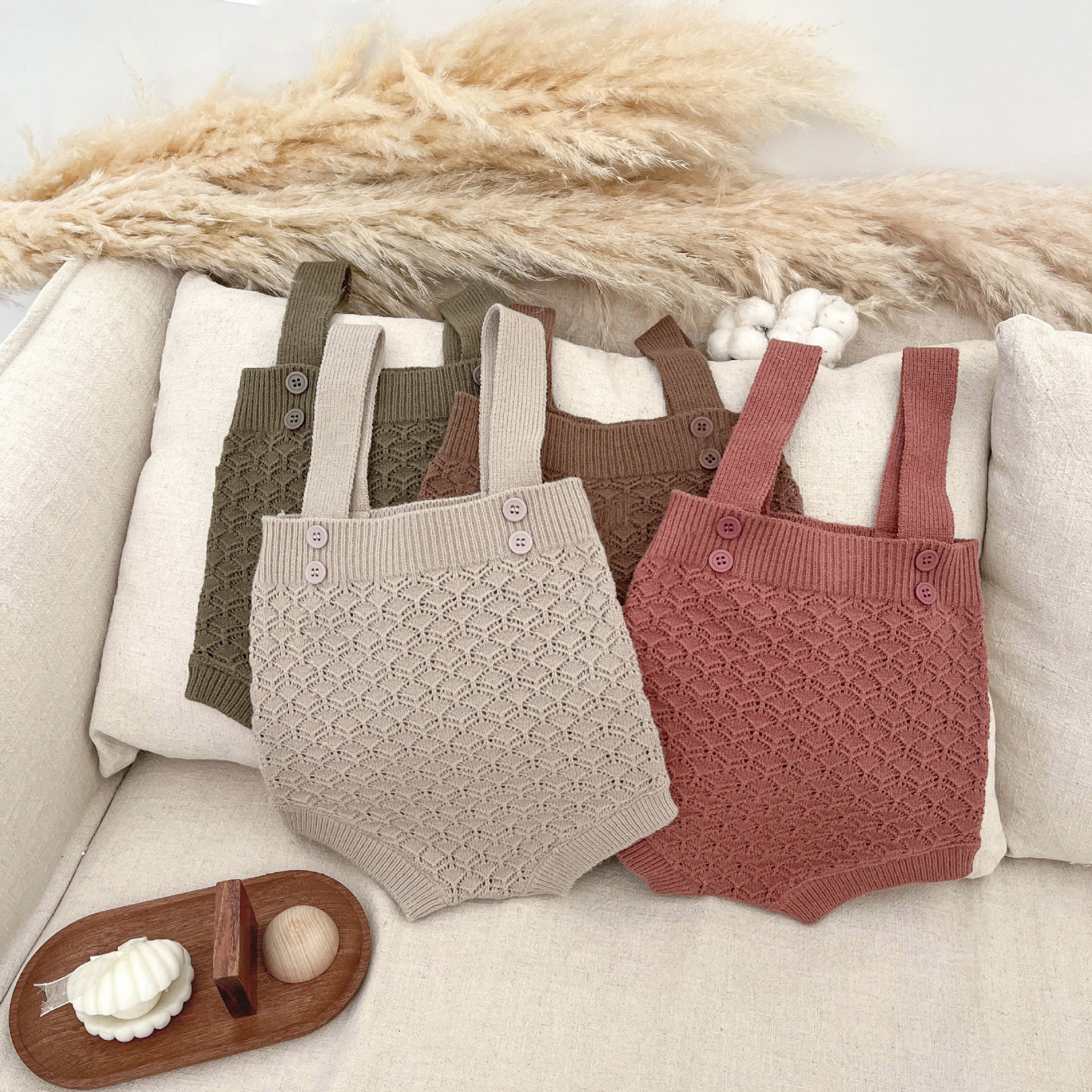 Primavera y verano para bebés nuevos pantalones de correa de aire extranjero pequeños meses de edad bebé jersey de punto coreano ropa de niñas