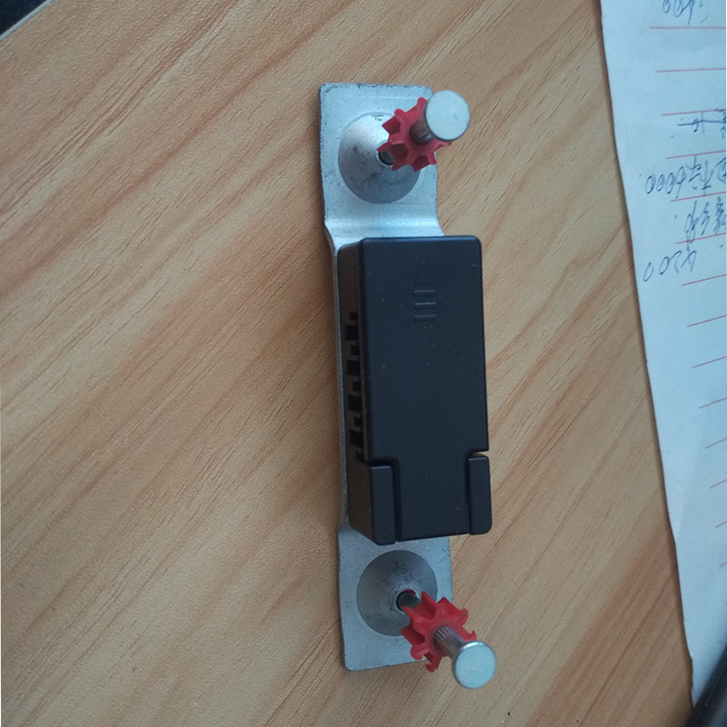 墙壁挂件 单股卡槽固定配件 六股卡槽固定配件 光纤安装塑料固定