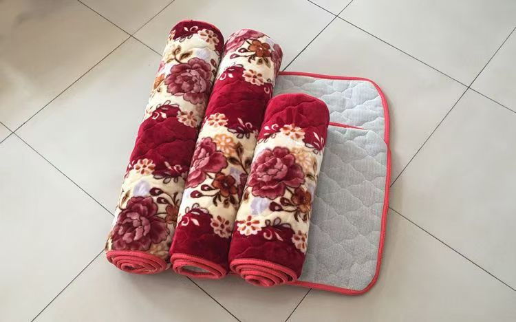 Jiefang J6P Sleeper Pad Auman Gtletx Delong X3000 New M3000 Chiling H7 Tianlong Cotton Pad Four-Season Pad