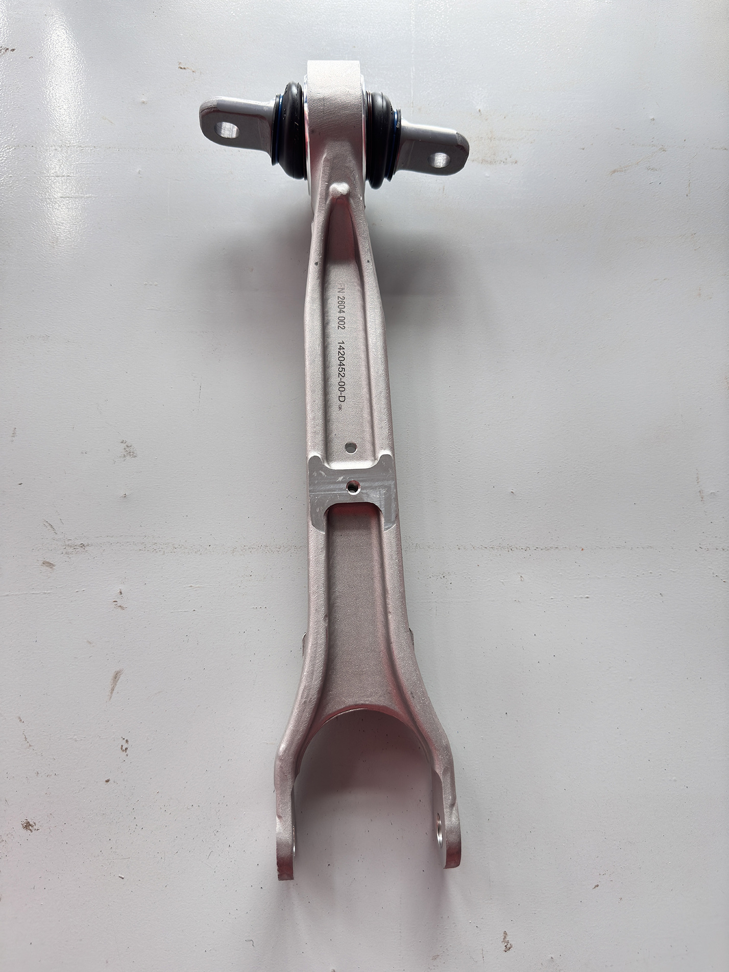 Suitable for Tesla Model S Model X rear lower swing arm left and right suspension control arm 1420452-00-E