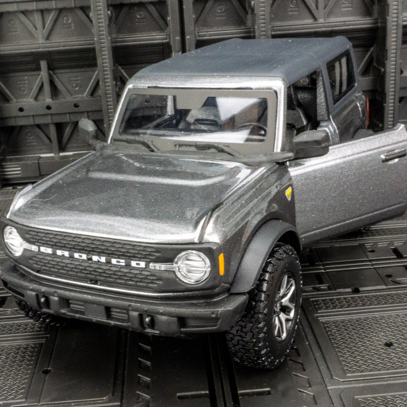 Meichitu 31530 Simulation 2021 Bronco Alloy Off-Road Vehicle Model Static Car Ornament