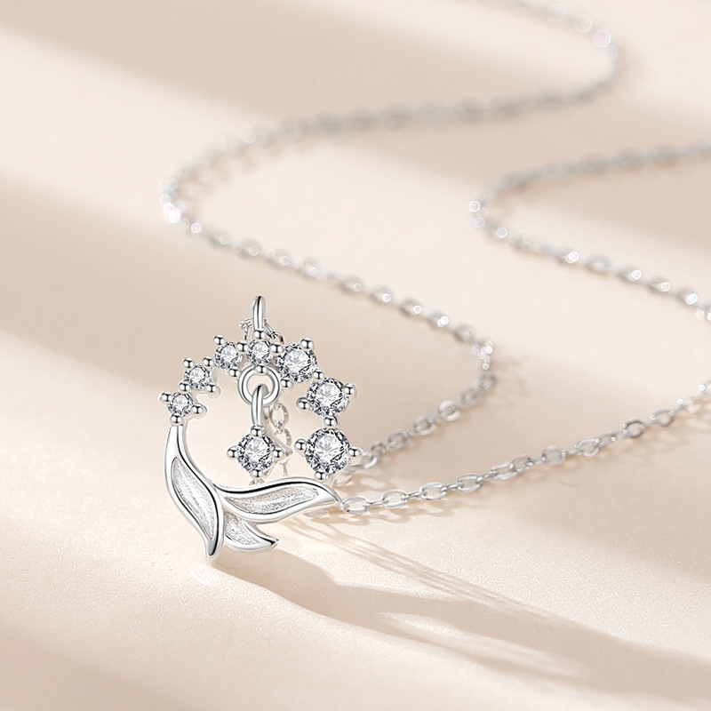 S925 plata de ley collar de corona de mariposa de lujo ligero flor femenina diseño de alta calidad cadena de clavícula joyería San Valentín