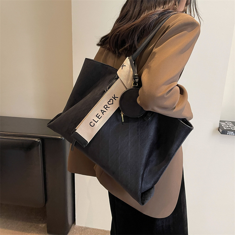 Bolsa de mano retro de terro esmaltado para mujeres otoño / invierno 2025 nueva moda versátil bolso de hombro bolso de viaje