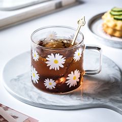 クリエイティブなデイジーカップ女性かわいい少女グラスins風耐熱ガラスハンドルカップ家庭用朝食カップ