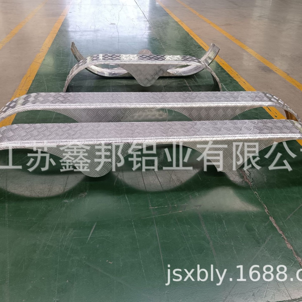 餐车单排三联轮挡泥板定制 房车特殊尺寸轮罩 花纹铝板轮胎挡水板