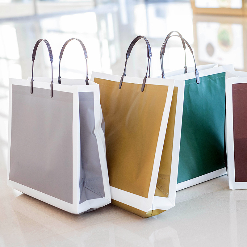 Bolsa de regalo de PVC, bolsa sencilla, bolsa de regalo moderna, bolsa de plástico para ropa, bolsa de mano gruesa para tienda de ropa, ropa image 5