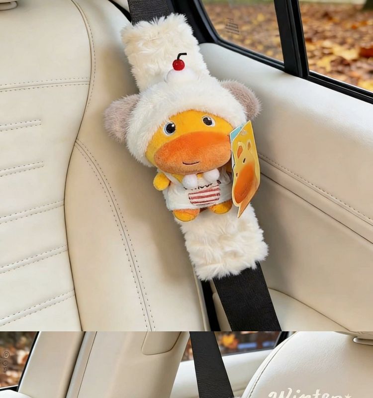 Capybara Lulu Car Seatbelt Shoulder Pads, a Pair of Couple's Seatbelt Anti-Wear Covers, Car Interior Decorations for Female Drivers