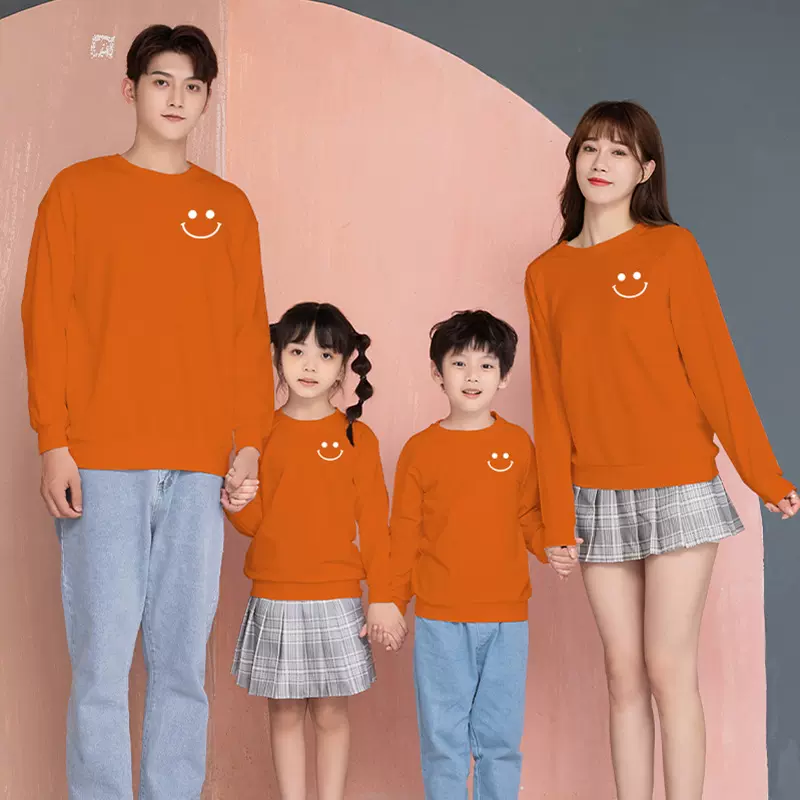 今年流行的亲子装卫衣2025秋装一家三口笑脸印花logo长袖班服学生