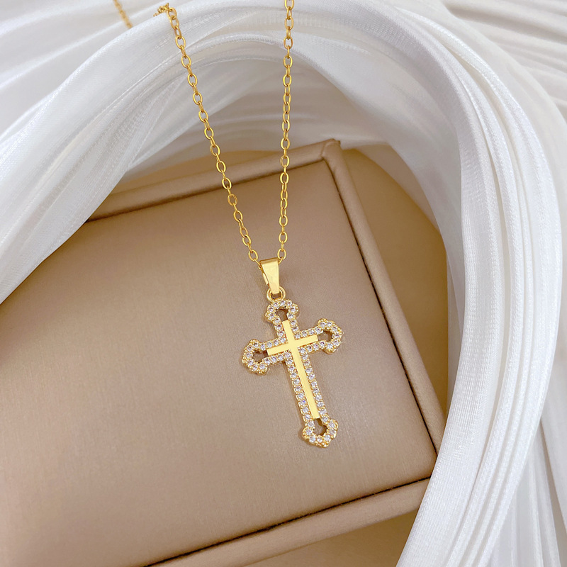 Gorgeous Diamond Cross Necklace For Women Versatile Titanium Chain_voghion.com