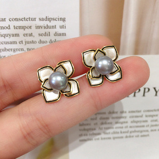 Natural Freshwater Pearl Earrings Women's 18K Bag Gold Light Luxury High Style Baking Paint Camellia Pearl Earrings Wholesale