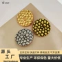 圆形格子复古风金属大衣扣