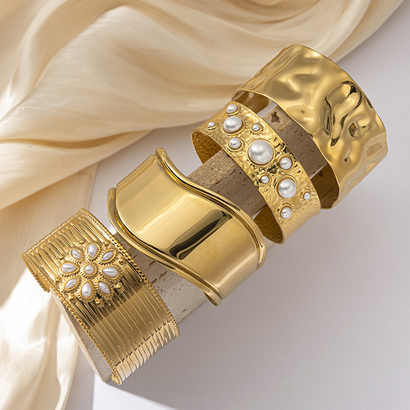 Mujeres de alta calidad pulsera de acero inoxidable de estilo europeo y americano de moda transfronteriza pulsera de acero de titanio
