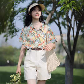 复古港风印花短袖衬衫女夏季设计感小众度假风百搭polo领开衫上衣