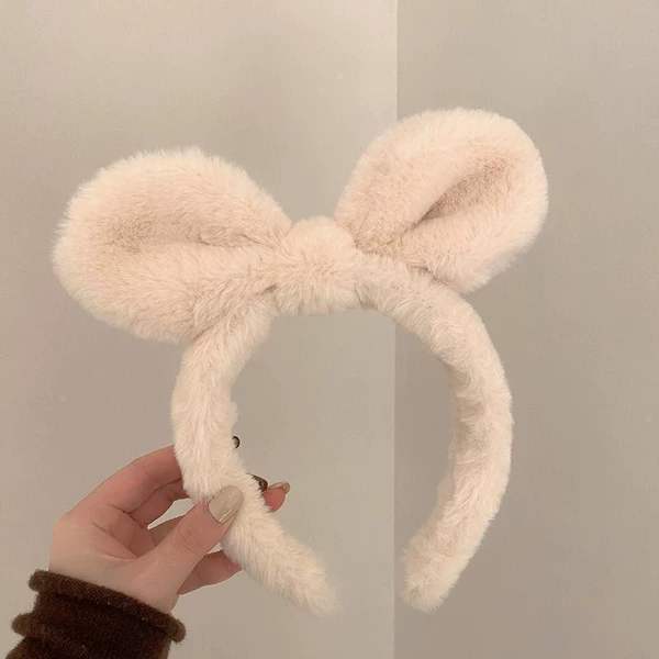 Rabbit ear-white