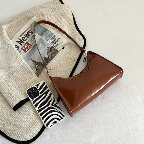 Armpit women's bag baguette bag 2024 new style French simple texture foreign style commuting fashion hand-held shoulder bag