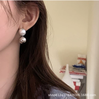 秋冬新款小众金属珍珠女耳环简约高级感ins冷淡风耳钉显脸小耳饰