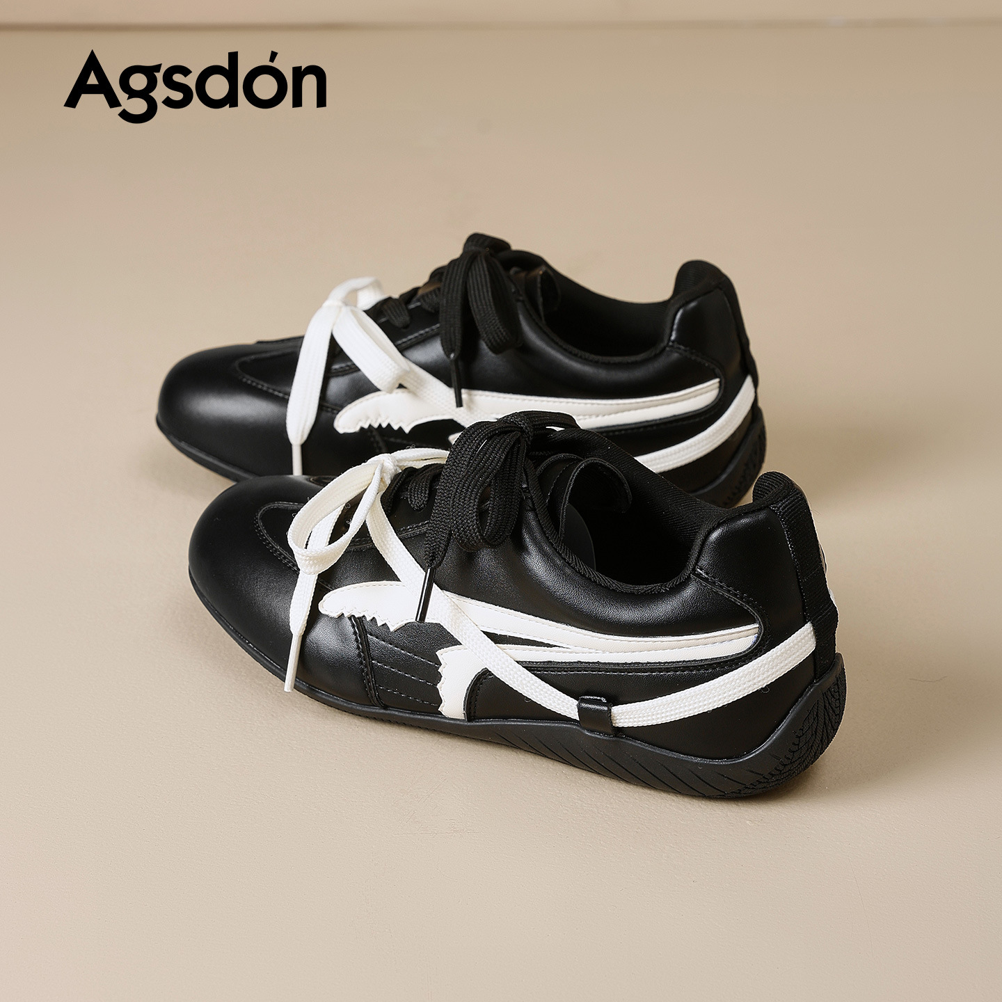 Zapatos de entrenamiento de la mujer 2025 nuevos zapatos de ballet negro de invierno casuales con suela suave