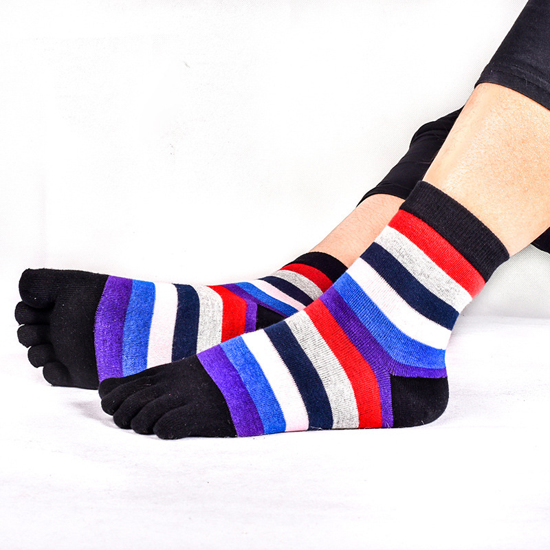 Calcetines de cinco dedos calcetines de algodón de rayas coloridas de mujer Calcetines de algodón peinado Four Seasons dulce medio grueso mediados de la pantorrilla calcetines transpirables absorbentes del dedo del pie calcetines del arco iris