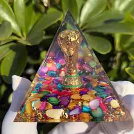 跨境外贸爆款世界杯大力神杯金字塔水晶碎石滴胶树脂家居桌面摆件