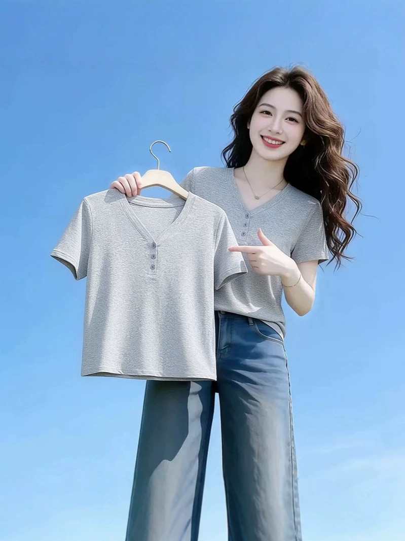V-Neck Short-Sleeve T-Shirt for Women, Summer 2026 New Style, Regular Shoulder, Plus Size, Slim Fit, Fashionable Cotton Top for Middle-Aged Ladies