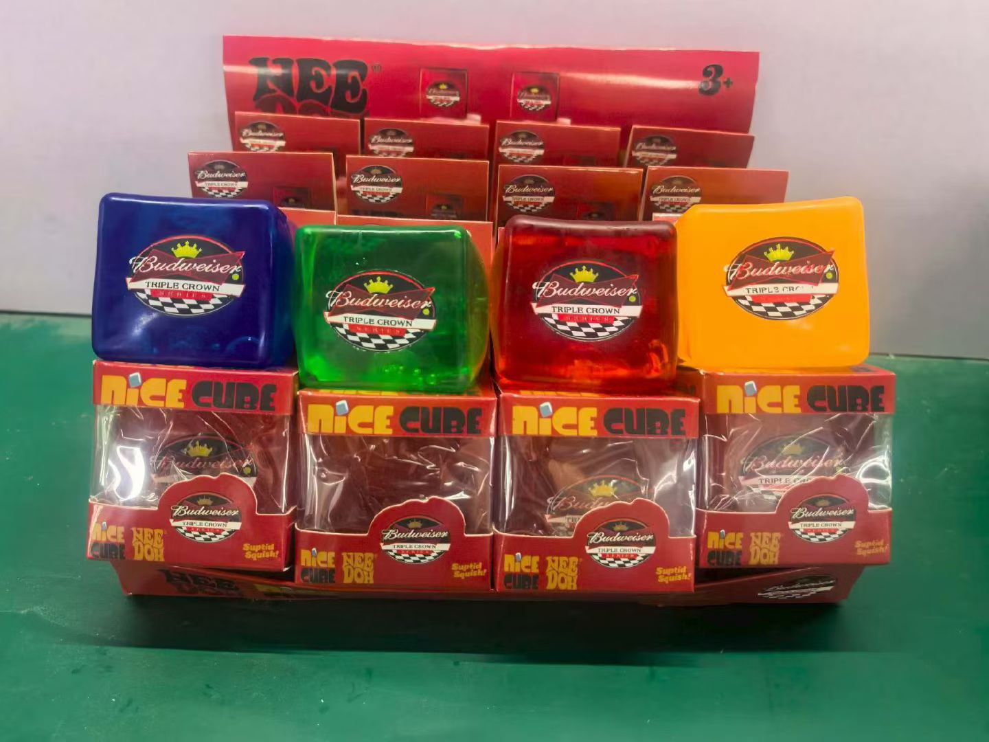 Inventario transfronterizo explosivo Needoh pellizco cuadrado pellizco nocturno maltosa descompresión rebote lento juguete de ventilación