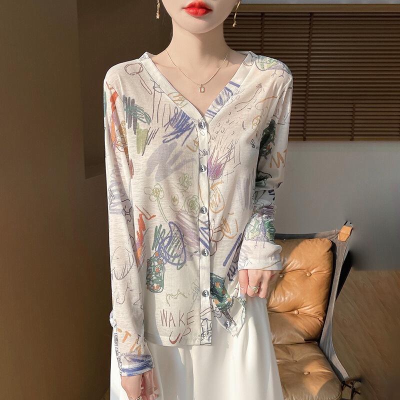 Fashionable Gradient Print Design, Lightweight and Breathable Cardigan, New Spring/Summer V-Neck Women's Long-Sleeve Outerwear Trend