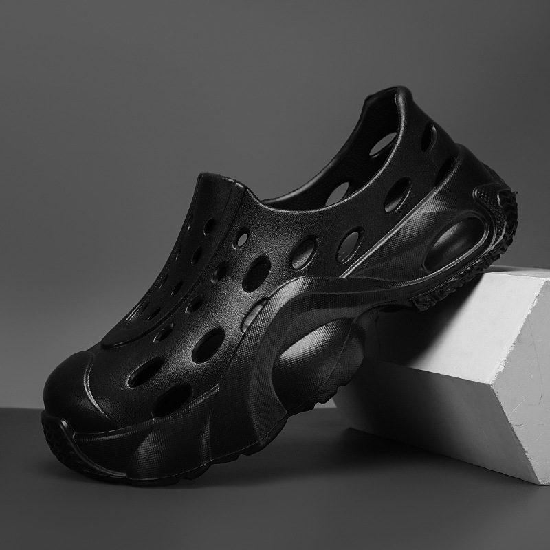 Pise en la mierda zapatos con agujeros de suela gruesa para hombres 2025 nuevo uso exterior de verano aumento playa antideslizante y desodorante sandalias Baotou