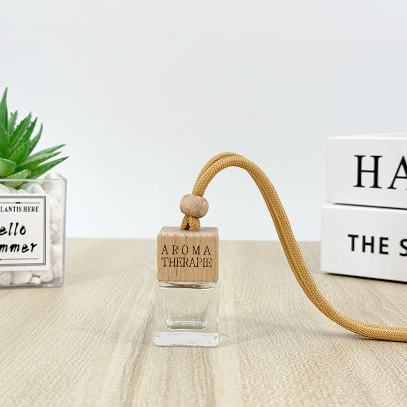 车载香薰瓶空瓶汽车挂件8ML小方瓶玻璃瓶车载香水用品透明玻璃瓶