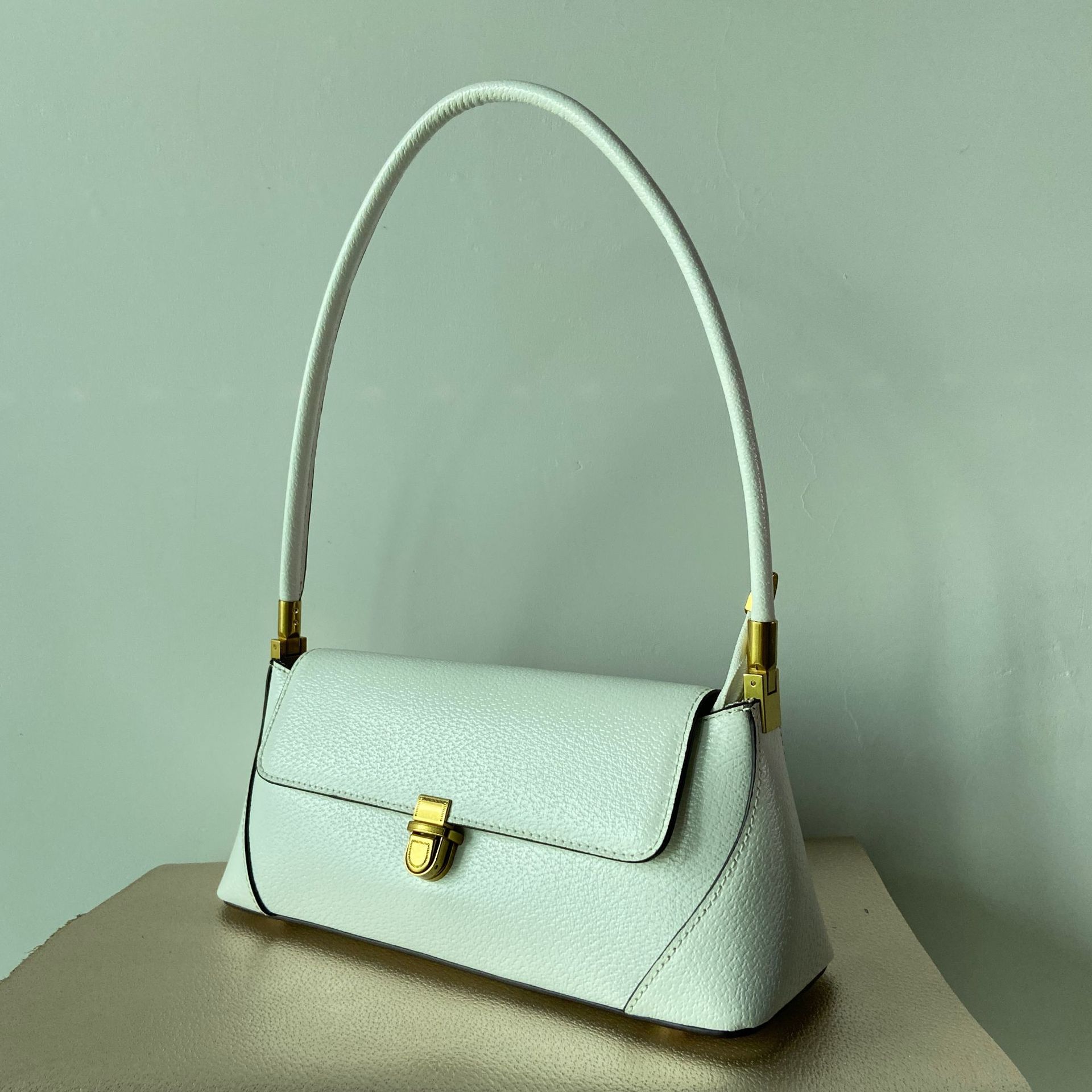 新款法棍包小众牛皮高级感单肩腋下真皮女包