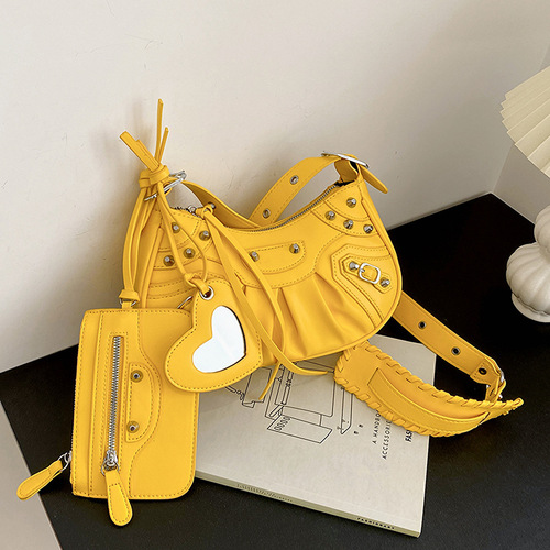  cross-border new underarm bag for women pleated crescent moon shoulder bag for women European and American retro rivet motorcycle bag