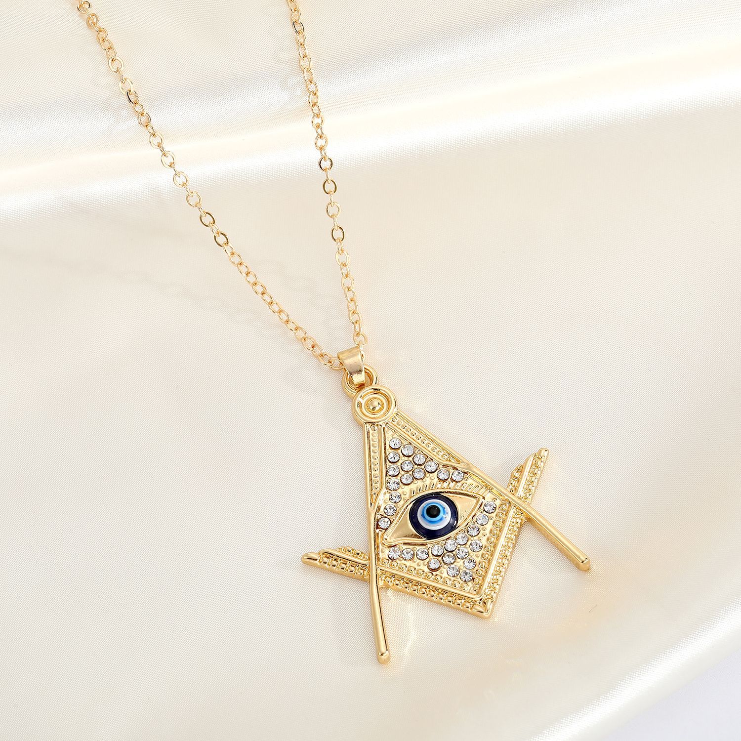 Nouveau Collier Oeil Du Diable Point Diamant Géométrique Pendentif Collier Oeil Turc display picture 1