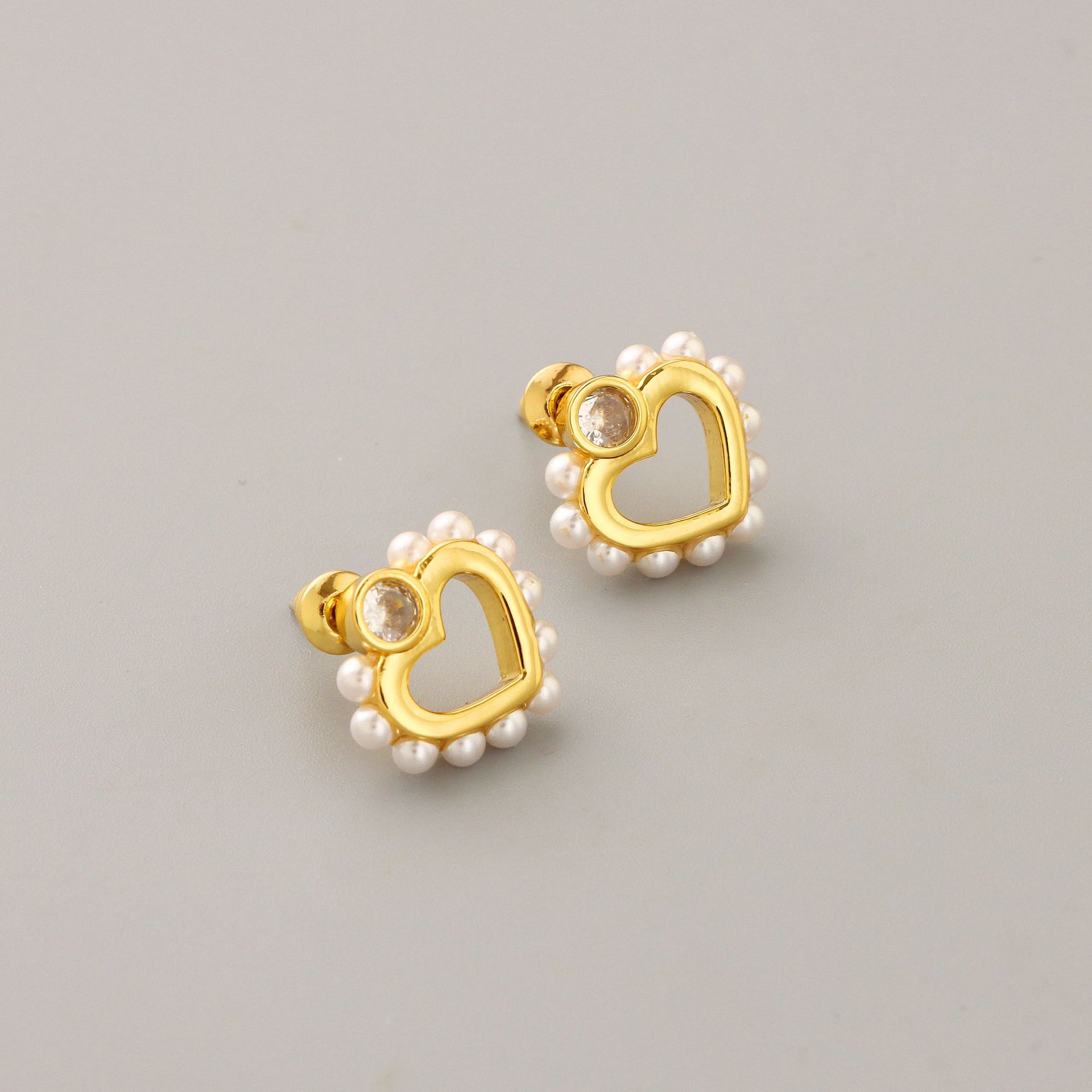 Fashion Heart Shape Copper Plating Inlay Artificial Diamond Pearl Ear Studs 1 Pair