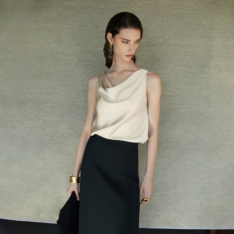 Lang-Style French Casual Satin Tank Top 2026 Spring Sleeveless Blouse Elegant Commuter Shirt