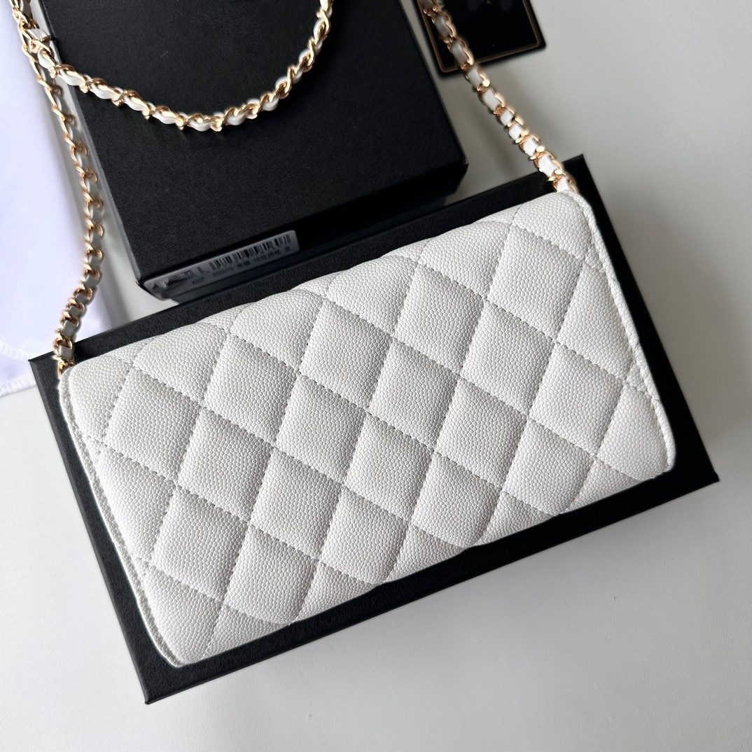 흰색 볼 패턴 골드 버클에 대한 올바른 단어