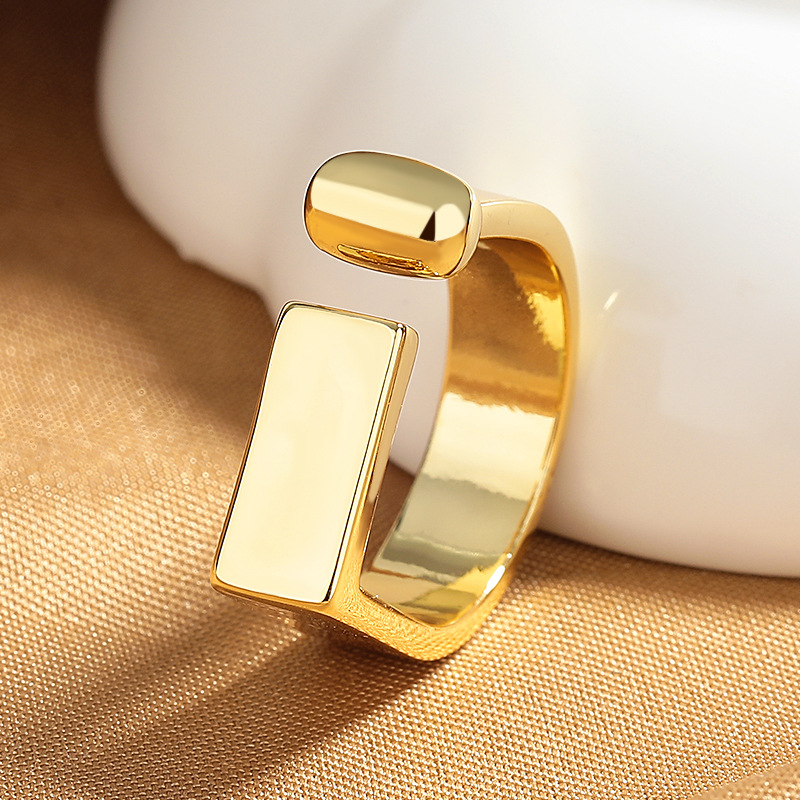 Geometric retro ring