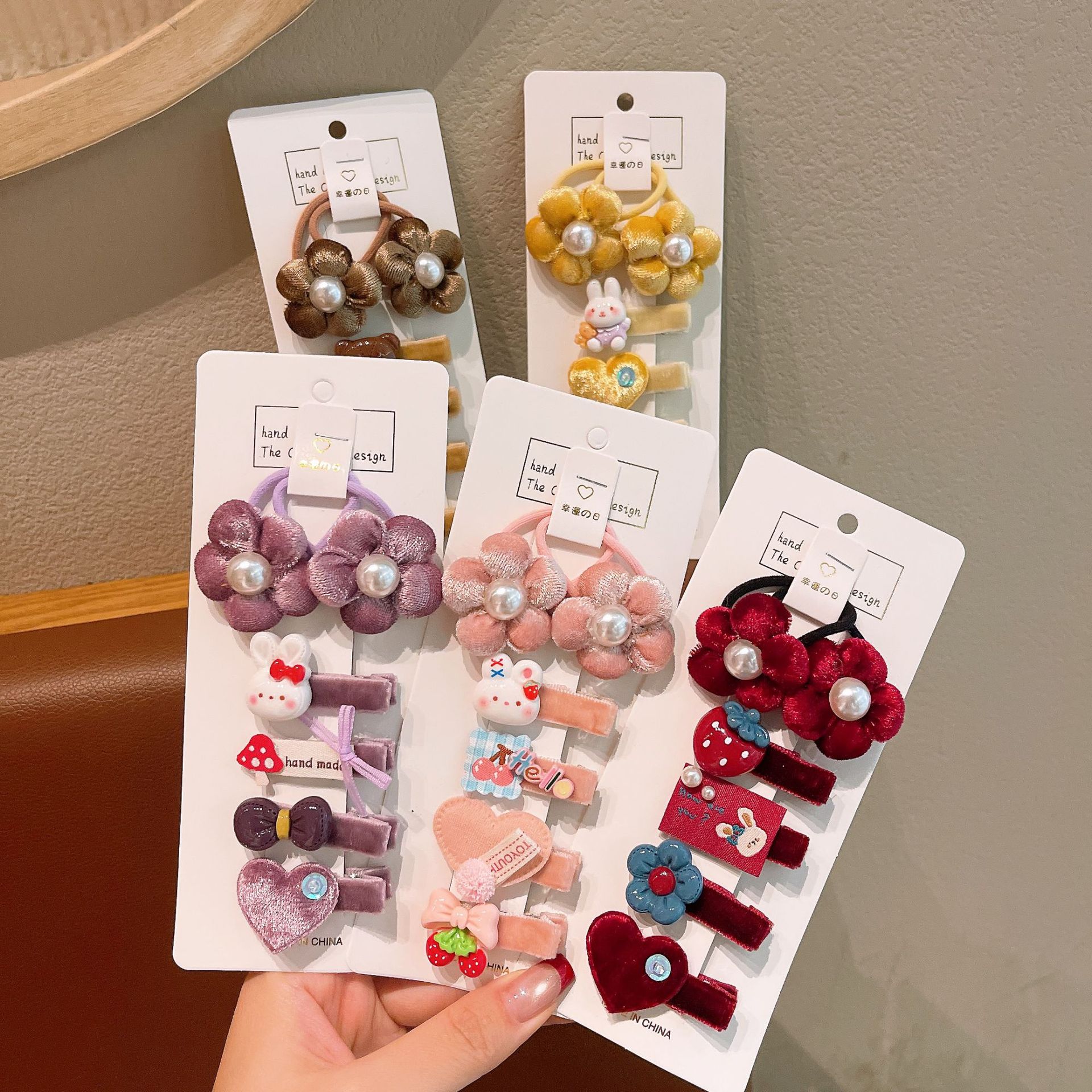 Nuevo otoño coreano lindo fieltro de fruta para niños con un vestido de amor de boca de pato clip de banda de cuero toque de cabello bebé