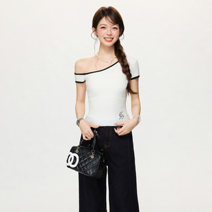 ���ð�ɫб���OӋ�ж���ᘿ���Ů2026�ļ������@�ݲ�ײ��¶������