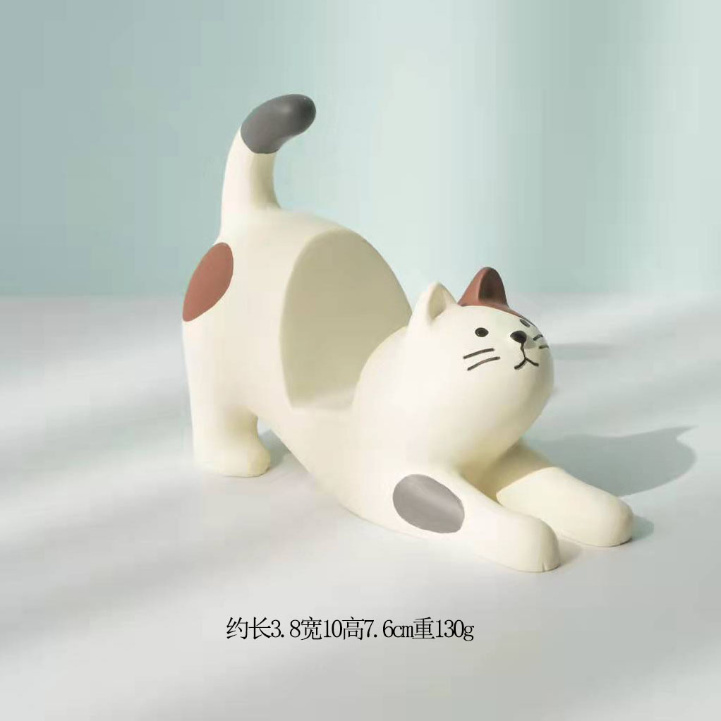 스트레치 화이트 고양이