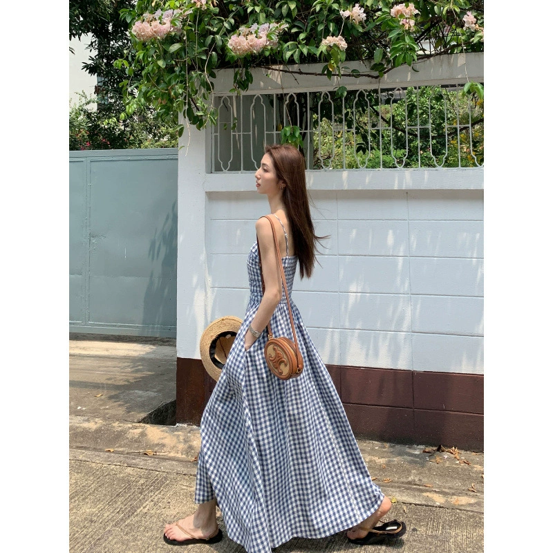 Платье-сарафан в клетку для женщин 2025 новый стиль французский ретро стиль утягивающее талию безрукавное длинное платье