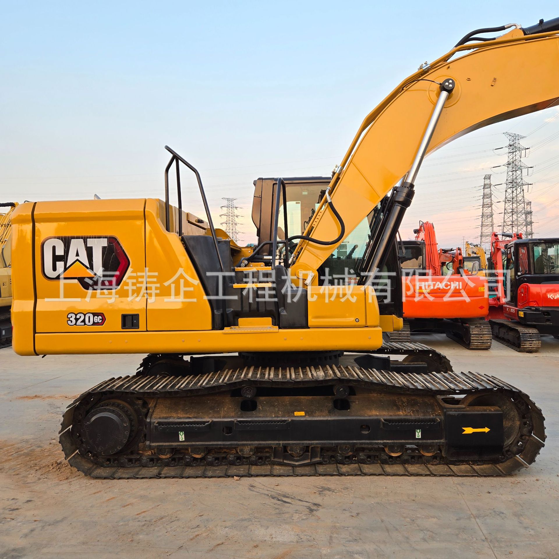 出口二手挖掘机9成新卡特320GC,330GC,小松日立新款工程机械设备