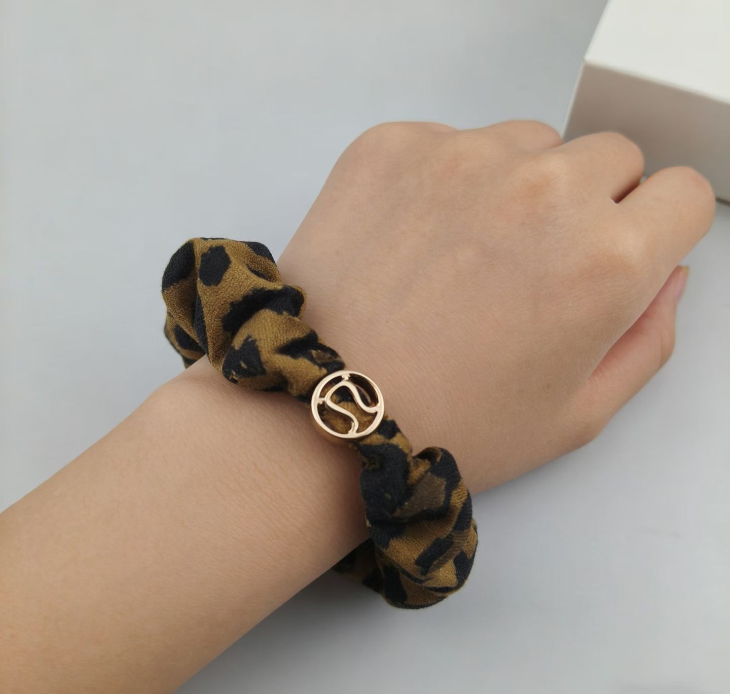 Lu's Ponytail Hair Tie Elastic Scrunchie Metal Logo Hair Accessory Lulu Hair Tie Wholesale Dropshipping